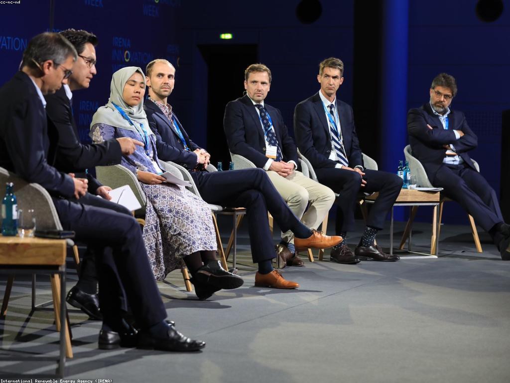 ការប្រកួតជាក់ស្តែងក្នុងការវិវត្តន៍បច្ចេកវិទ្យា