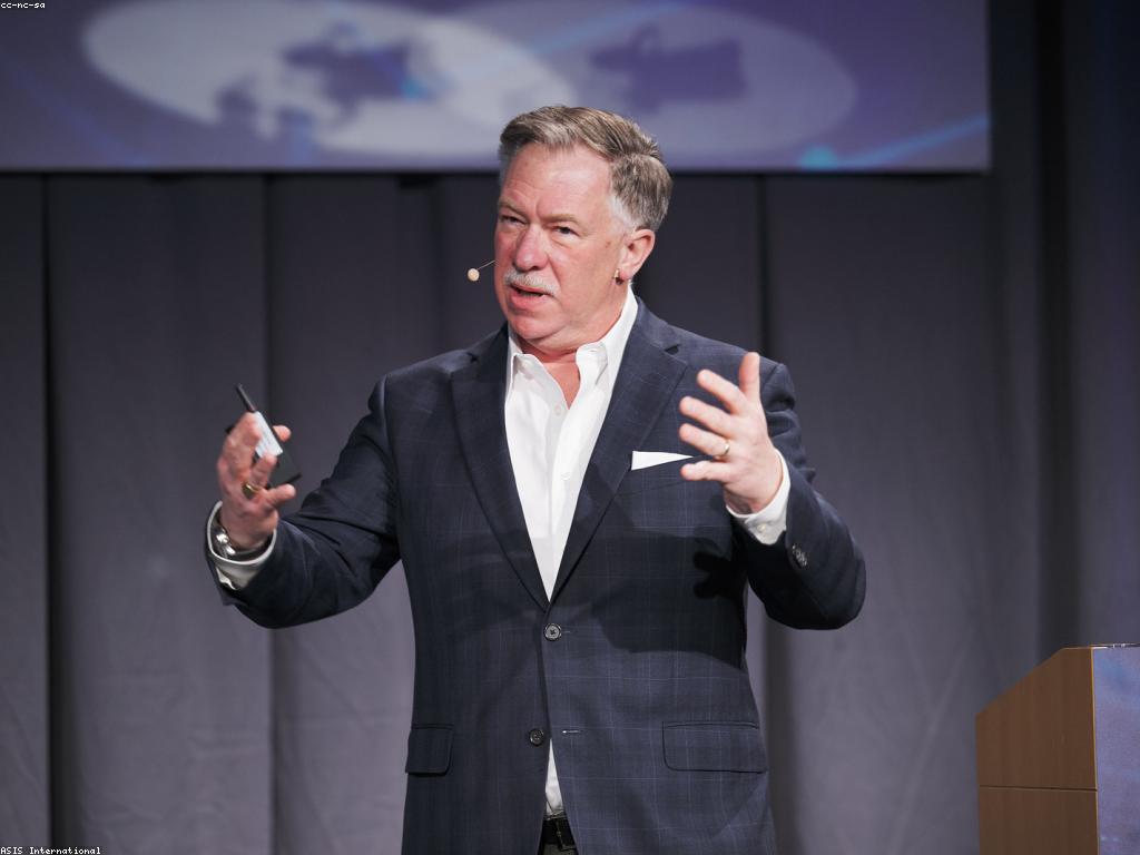 ព័ត៌មានហ្គេម: ការវិវត្តន៍និងឥទ្ធិពលលើសង្គម